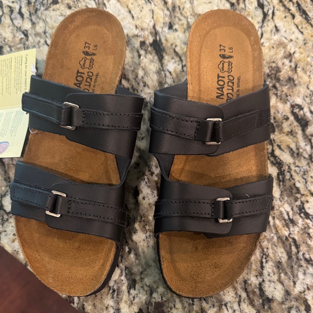 Naot Sz 37 Black Leather Slide Sandals